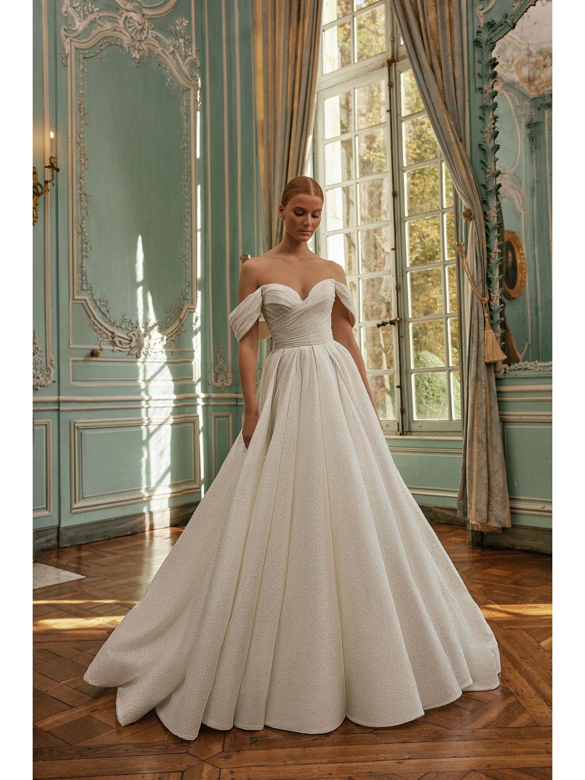 Luxury Wedding Dress - Nissolla - LDK-08272.00.00